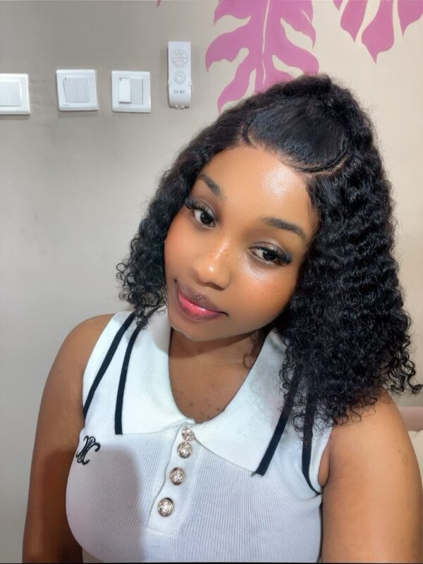 Model in 12 Inches 4 * 4 Closure Wig - 100% Human Hair